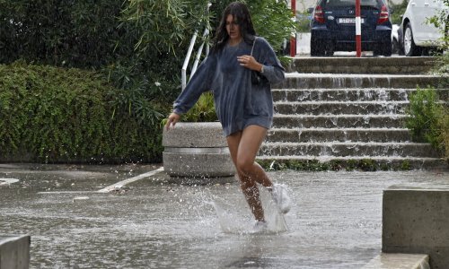 [FOTO/VIDEO] Žestoki pljusak zaustavio promet u dijelovima Splita
