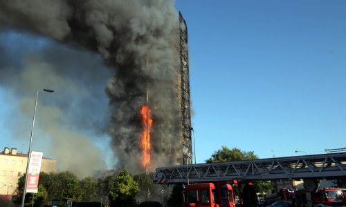 Zgrada u Milanu stara svega deset godina izgorjela kao londonski Grenfell Tower