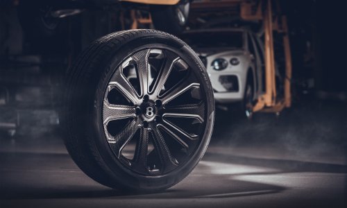 [FOTO] Bentley razvija 22-colni naplatak od ugljičnih vlakana za SUV model Bentayga