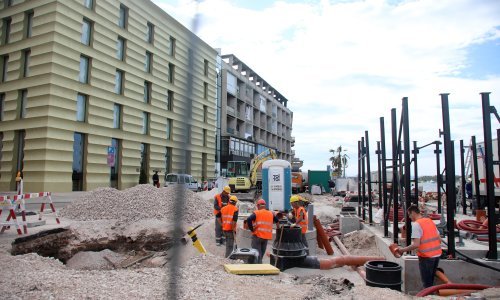 Broj zaposlenih osoba u industriji pao 0,2 posto na mjesečnoj razini