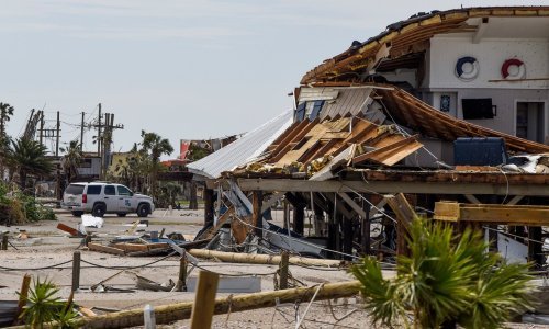 Više od 50 mrtvih u SAD-u, Biden u Louisiani vidio posljedice uragana Ide