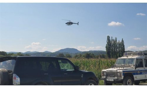 [FOTO] Varaždinska policija objavila detalje provale i filmske potjere u okolici Varaždina: Lopovi pokušali pregaziti policajce, jedan policajac pucao u automobil