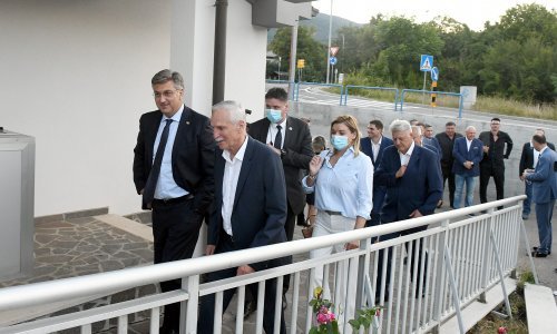 [FOTO] Plenković posjetio bolnicu u Matuljima, ravnatelj se pohvalio MR-om snage tri tesle