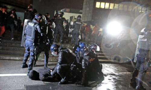 Antivakseri upali u zgradu RTV Slovenije i prijetili novinarima