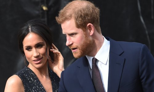 Ružičasti dijamantni prsten na ruci Meghan Markle obavijen je velom tajni, a glasnogovornici Sussexa tihi su po pitanju njegovog porijekla