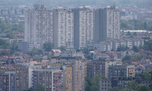 Požar u zgradi na zagrebačkim Srednjacima, dvije osobe završile na Hitnoj