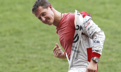 Stigle su nove vijesti o stanju Michaela Schumachera i to od čovjeka koji ga redovno posjećuje. Dotakao se i supruge Korine: Nije očekivala da će to morati učiniti, ali...