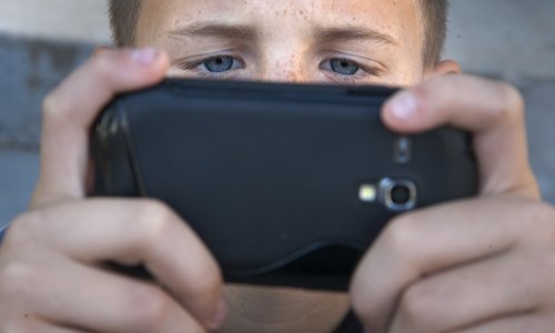 Mladi u Hrvatskoj rano idu na društvene mreže, a osobne podatke dijele za - besplatan sadržaj