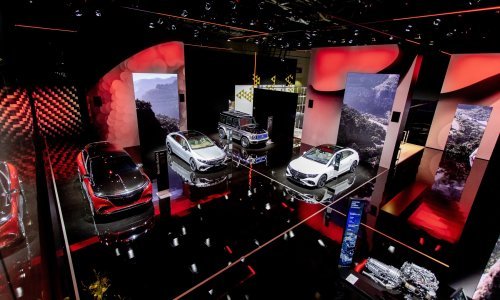 [FOTO/VIDEO] Mercedes-Benz predstavio sedam novih vozila