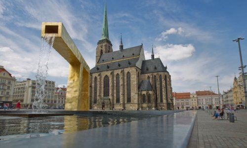 Policija uhvatila par koji je vodio ljubav na vrhu katedrale