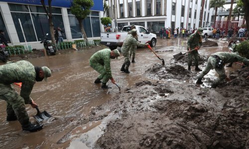 U poplavama u Meksiku poginulo šesnaest pacijenata u bolnici