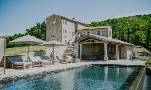 [FOTO] Pogledajte pet superluksuznih vila s grijanim bazenima, idealne su za kasni godišnji odmor