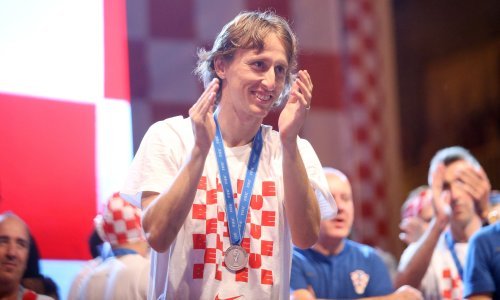 Uz Modrićevo rođendansko slavlje, Škoti objavili inspirativnu priču: Kao izbjeglici dostavljao mu je hranu, a onda mu se Modrić 27 godina kasnije odužio prekrasnim poklonom