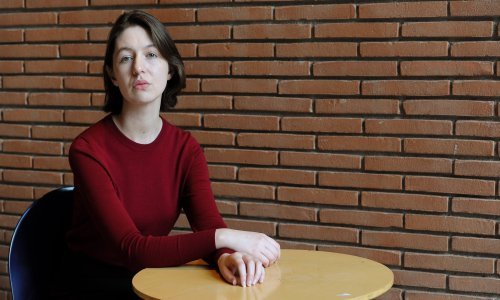 Sally Rooney, autorica hit knjige i serije 'Normalni ljudi', ima novi roman, no priznaje da se sa slavom ne snalazi baš najbolje: 'Svaki dan se pitam zašto mi je život ispao ovako'