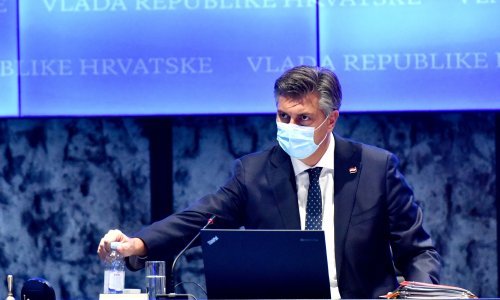[FOTO] Plenković nije zabrinut zbog toga što se Hrvatska crveni: To je bilo očekivano, a sezona je bila sjajna