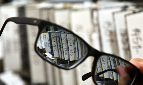 Optužena sudska zapisničarka, suoptuženoj kolegici odala da joj prate partnera