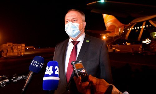 Slovenija: Zaposleni u državnoj upravi morat će se cijepiti, negativan test više nije dovoljan