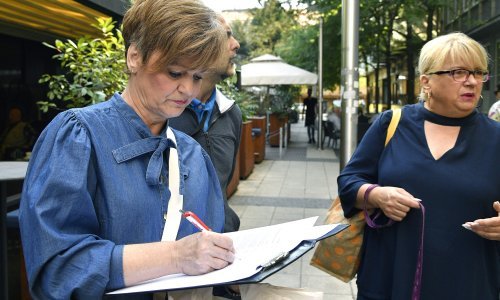 [FOTO] 'Izbrisani' SDP-ovci peticijom traže povratak u stranku