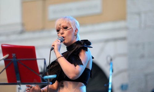 Nina Kraljić u zadnji tren otkazala nastup na festivalu u Krapini jer ne želi pjevati besplatno: 'Ovo je neprofesionalno, znala je kakvi su uvjeti'