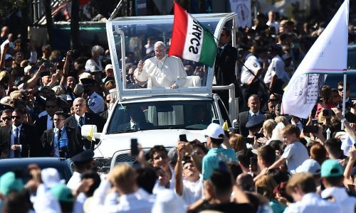 Papa u Budimpešti pozvao Mađare 'da budu otvoreni' prema svima
