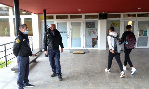 Dijete čiji roditelji ne žele da nosi masku nije pušteno u školu