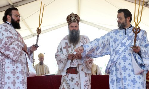 Porfirije u Jasenovcu: Zločinci su se 'ispisali' iz naroda i ne pripadaju nikome