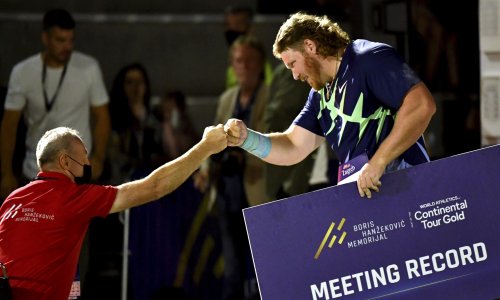 [FOTO] Prekrasna bacačka večer kraj zagrebačkih fontana okončana novim rekordom mitinga Ryana Crousera