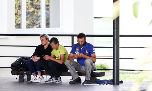 Centar za socijalnu skrb reagirao zbog prosvjeda pred školom u Krapinskim Toplicama: 'Djelatnice su bile na terenu, ali roditelji im nisu dopustili ulazak u kuću'