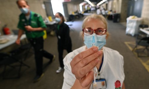 Britanija uvodi Pfizerov booster, mogu ga primiti i cijepljeni AstraZenecom. Evo tko sve ima pravo na dodatnu dozu