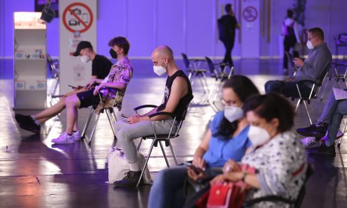 Metodom mrkve i batine žele potaknuti ljude da se cijepe, malo kebaba i puno ograničenja