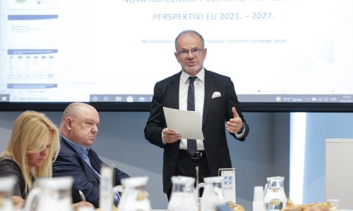 [FOTO] Drvnoj industriji velik novac iz EU fondova; Ivić Pašalić želi dvostruko veću proizvodnju za cijeli sektor: 'Ovo je prilika koju ne smijemo propustiti'