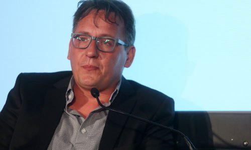 Top Radiju ugovor za 101 MHz, predsjednik Vijeća za elektroničke medije i njegov zamjenik glasali protiv te odluke