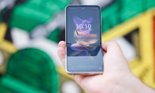 [FOTO/VIDEO] Samsung Galaxy Z Flip3 5G: Jak procesor, solidna građa i brz ekran, a jedna stvar je posebno zanimljiva...