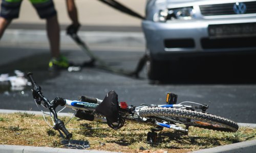 Kod Tribunja poginulo dvoje biciklista. Na njih naletio automobil?