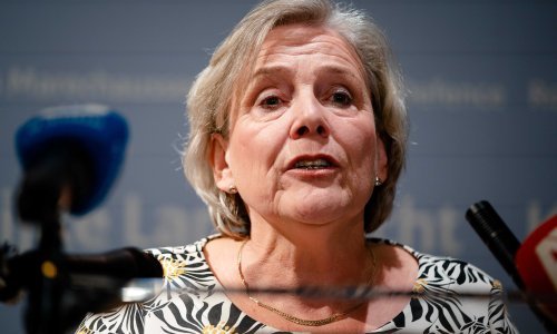 Nizozemska ministrica obrane podnijela ostavku zbog afganistanske izbjegličke krize