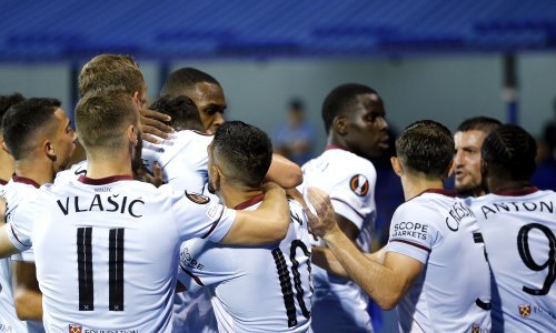 West Ham nakon pobjede nad Dinamom dobro namučio Manchester United u utakmici koju su obilježili nevjerojatni sudački previdi