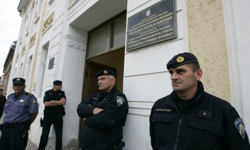 Odbor za nacionalne manjine pozvao Vladu da postavi dvojezične ploče u Vukovaru