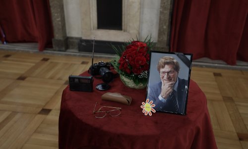 [FOTO] Prijatelji i kolege oprostili se od legendarnog televizijskog voditelja Minje Subote