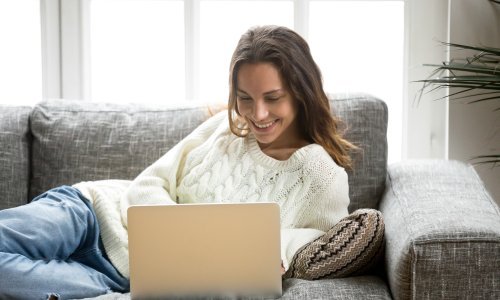 Zbog pandemije koronavirusa, sve više ljudi kupuje preko interneta. No, jeste li znali da kupovinom iz udobnosti vlastitog naslonjača možete osigurati i povrat novca? Evo kako