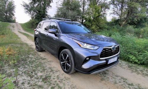 [FOTO/VIDEO] Vozili smo Toyotu Highlander Hybrid AWD; Impresivan SUV s naprednim hibridnim motorom i čak sedam sjedala