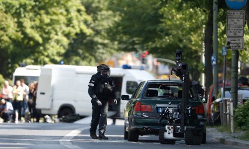 Otmičar upao u autobus i uzeo vozača za taoca; krizu okončala policija, otmičar uhićen