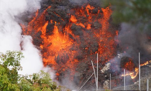 [VIDEO/FOTO] Kanari: Lava suklja iz druge pukotine vulkana i guta kuće, evakuirano još ljudi