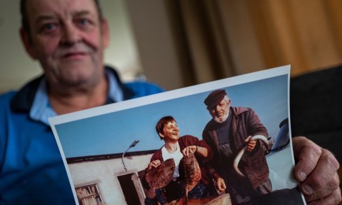 Merkel posljednji put kao kancelarka posjetila svoju izbornu jedinicu, lokalni ribar prisjetio se njenih mladih dana: 'Popila je s nama četiri ili pet rakija'