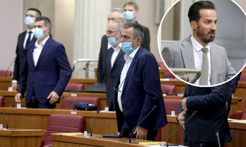 Sabor minutom šutnje odao počast ženama žrtvama nasilja, Miletić poručio: 'Nema ništa jadnije na ovome svijetu nego kada muškarac digne ruku na ženu'