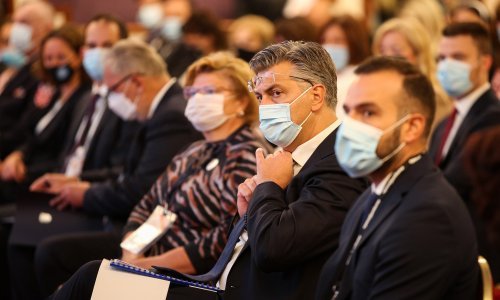 [VIDEO/FOTO] Plenković poručio da je nasilje nad ženama neprihvatljivo, Vlada objavila emotivni spot