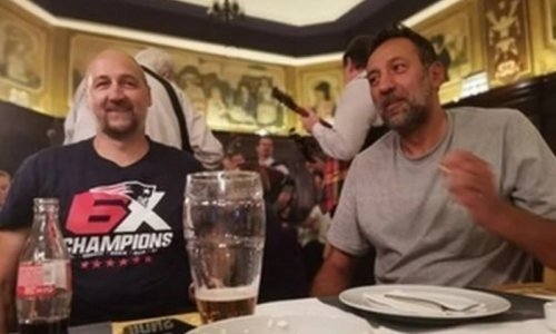 Dino Rađa i Vlade Divac u beogradskom restoranu 'utapali' tugu zbog odlaska košarkaškog velikana
