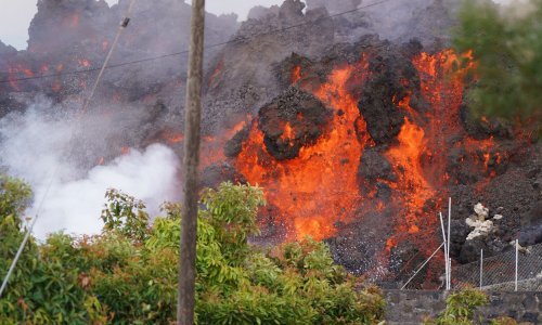 Lava se izlila iz nove pukotine vulkana na La Palmi