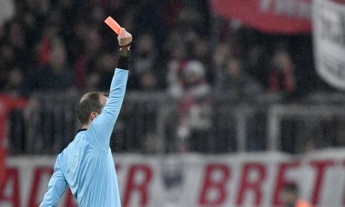 Kakva kazna! Suspendirali ga na 48 utakmica, a klub potjerao; rekao je sucu: 'Pokazat ću ti što je za crveni', i zatim...