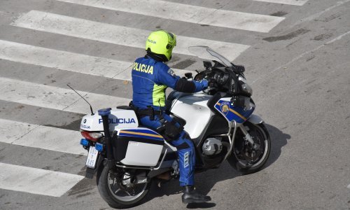 Muškarac prijetio smrću ženi u centru za socijalnu skrb, dobio je kaznenu prijavu