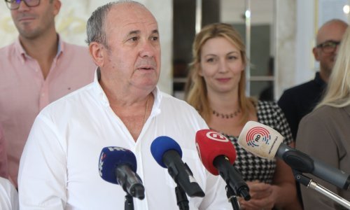 Kerum proslavio svoj 61. i rođendan stranke: Dragi nam je Bog dao da imamo Milanovića i Plenkovića. Kada govorim o njima naježim se